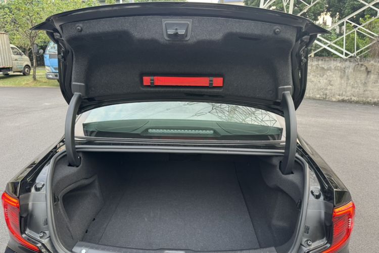 Used Volvo S90 2024 B5 Zhiyi Luxury Edition Trunk