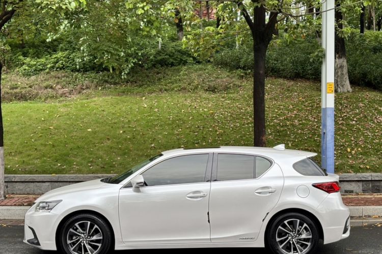 Used Lexus CT 2017 CT200h Comfort Edition Monochrome China V Standard