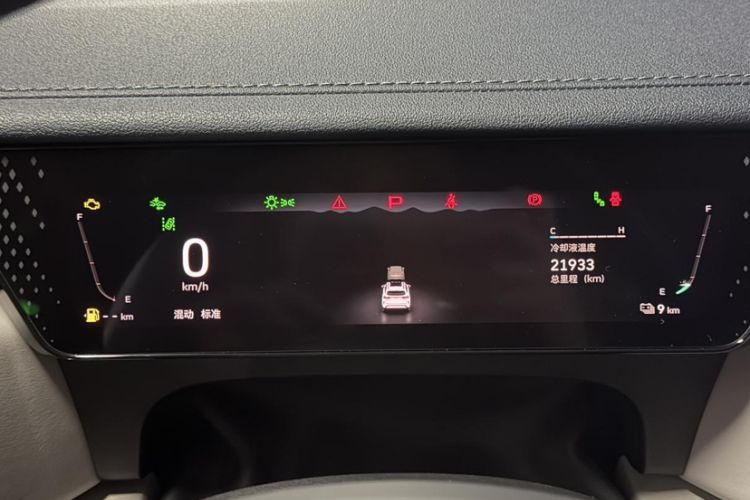 Used Wey Mocha New Energy 2023 Two-Wheel Drive Long-Range Version Odometer Close Up