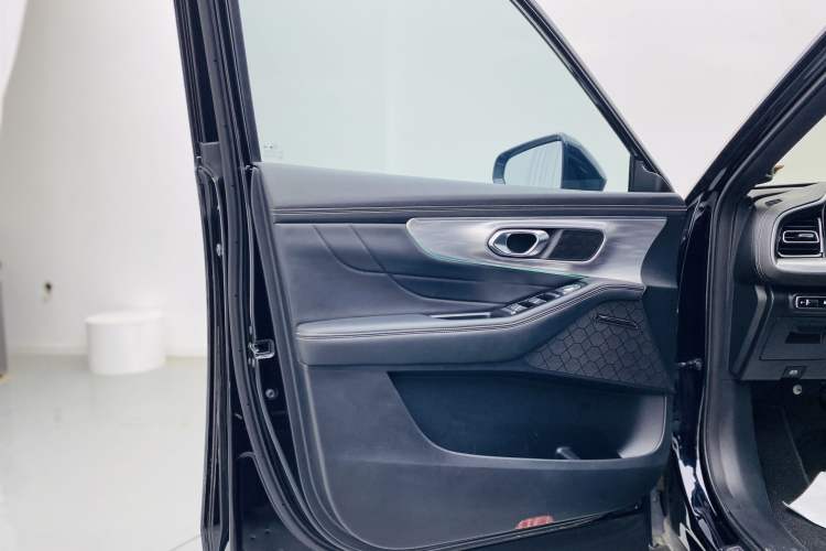 Used GAC Trumpchi GS8 2024 Linghang Series 2.0 TGDI Two-Wheel Drive Luxury Smart Connectivity Version Interior 6