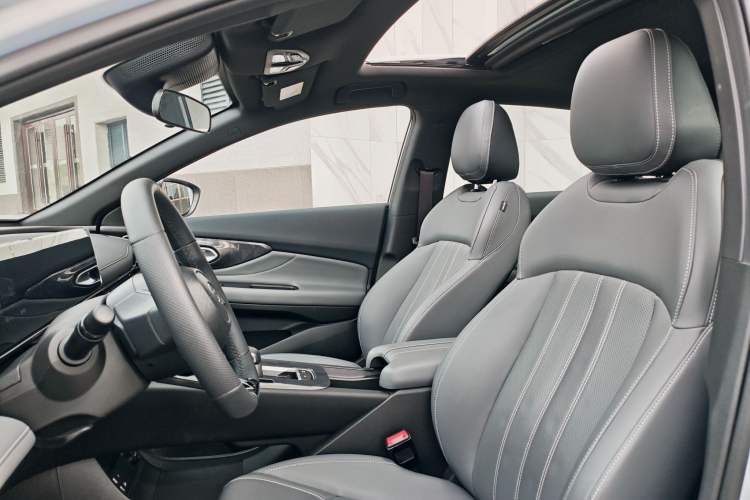 Used GAC Trumpchi EMPOW 2024 270T DCT Yingbao R-Style Edition
