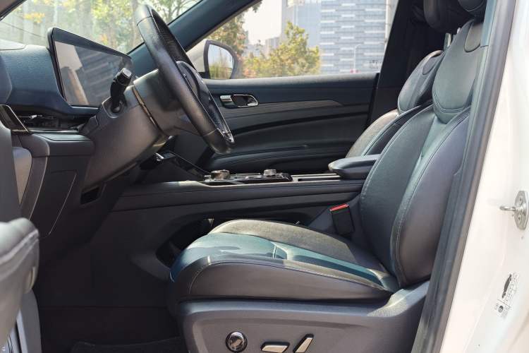 Used Ford Equator Sport 2022 Facelift EcoBoost 170 Prestige Model
