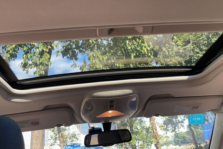 Used GAC Trumpchi GS5 Super 2015 1.8T Automatic Two-Wheel Drive Elite Edition Headliner