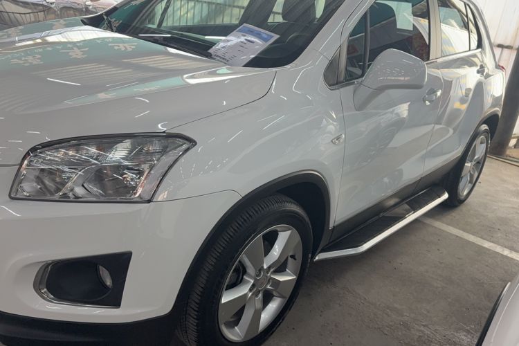 Used Chevrolet Trax 2014 1.4T Automatic Two-Wheel Drive Luxury Model Exterior 3