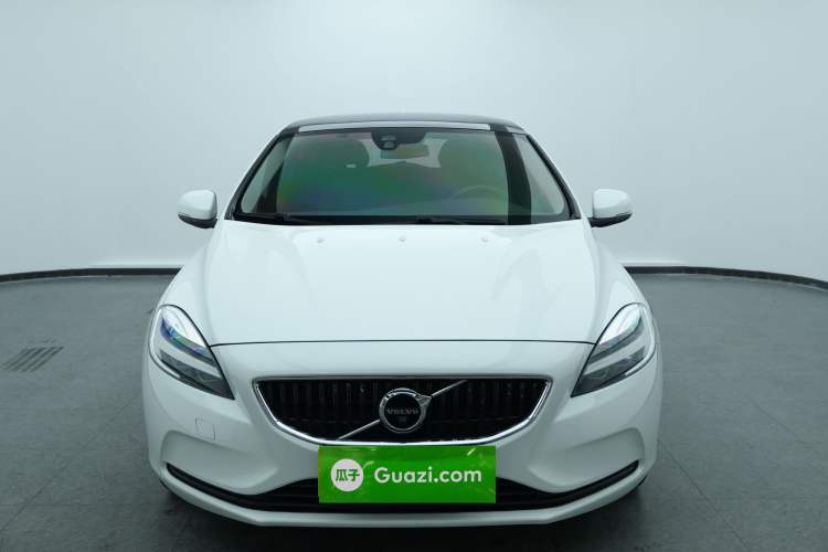 Used Volvo V40 2019 T3 Zhiyi Edition
