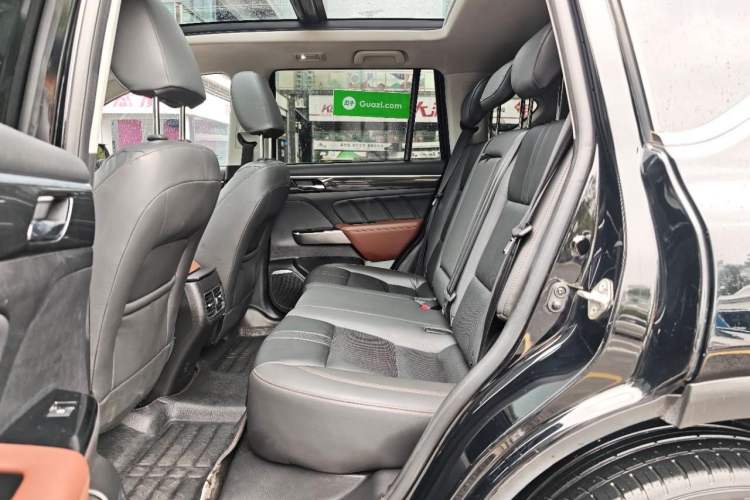 Used GAC Trumpchi GS7 2017 320T Two-Wheel-Drive Luxury Smart Connectivity Model
