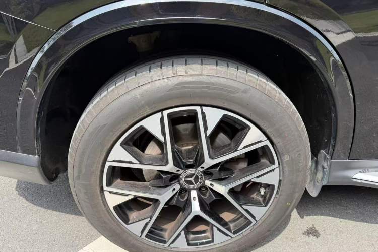 Used Mercedes-Benz GLC 2023 Facelift GLC 260 L 4MATIC Luxury Version 5 Seats Exterior 12