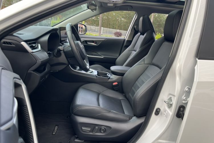 Used Toyota Wildlander 2020 Dual-Engine 2.5L E-CVT Two-Wheel Drive Luxury Edition Left Front Seat