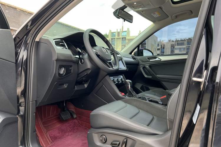 Used Volkswagen Tiguan L 2019 Updated Version 330TSI Automatic Two-Wheel Drive Panoramic Comfort Edition China VI Standard