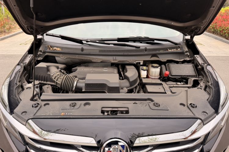 Used Buick GL8 2023 Facelifted Land Cruiser Executive Luxury Version