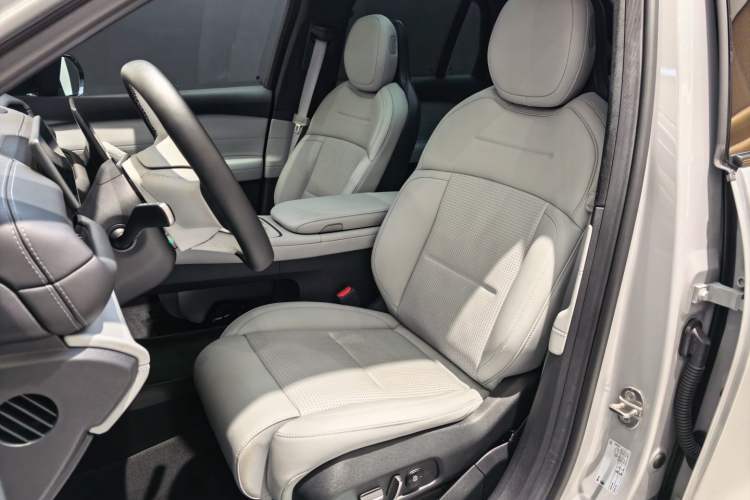 Used Nio ES6 2024 75 kWh Left Front Seat