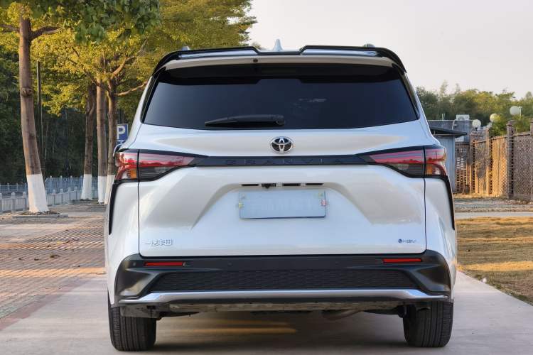 Used Toyota Granvia 2024 2.5L Hybrid Comfort Edition