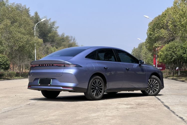 Used Nissan N6 2026 Model 180 Max Exterior 6