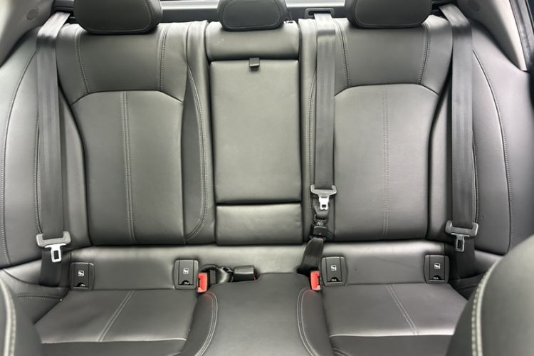 Used Alfa Romeo Giulia 2017 2.0T 280HP Luxury Edition
