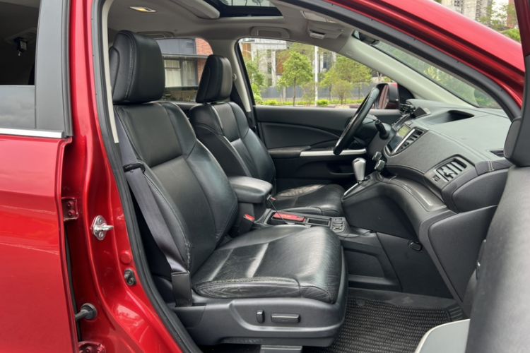 Used Honda CR-V 2015 2.4L two-wheel drive luxury version Right Front Seat