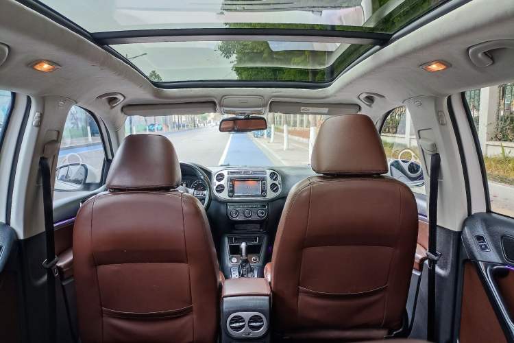 Used Volkswagen Tiguan 2015 1.8TSI Automatic All-Wheel-Drive Luxury Model
