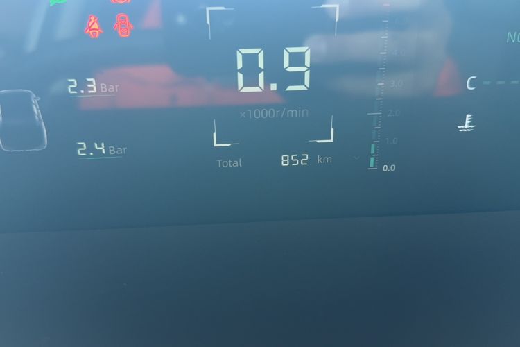 Used CHANGAN Eado 2025 Blue Whale 1.5T 500Bar Prestige Model Odometer Close Up