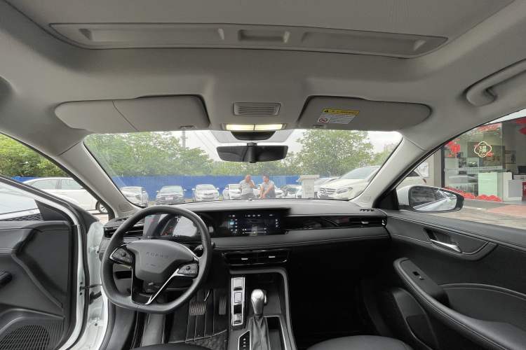Used Roewe i5 2023 1.5L CVT Luxury Edition