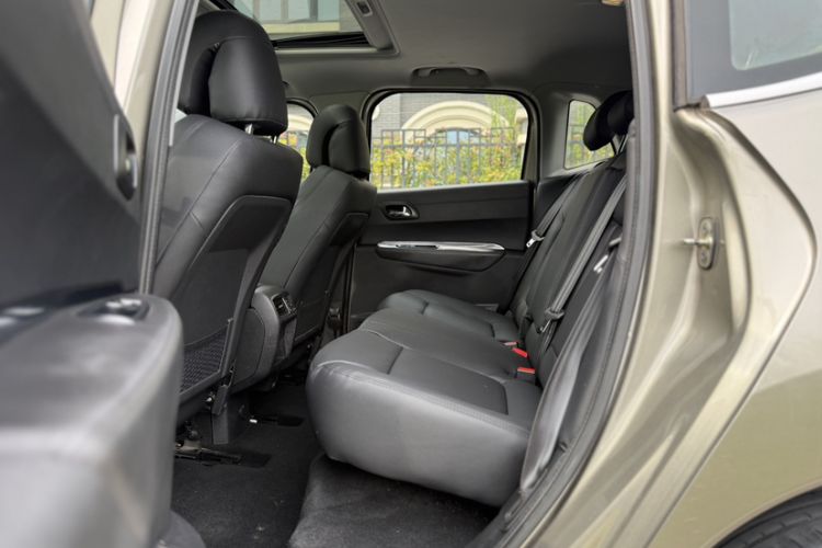 Used Peugeot 3008 2015 1.6THP Automatic Classic Edition Interior 1