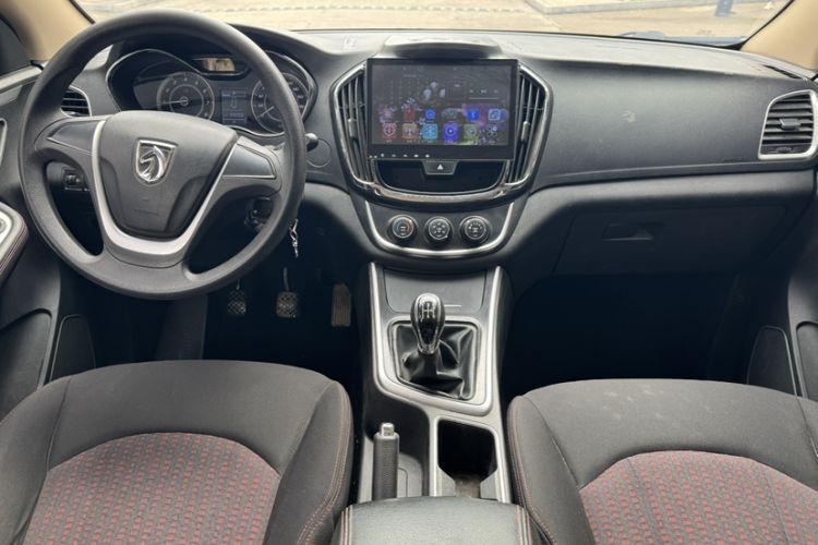 Used Baojun 560 2015 1.8L manual Comfort trim level
