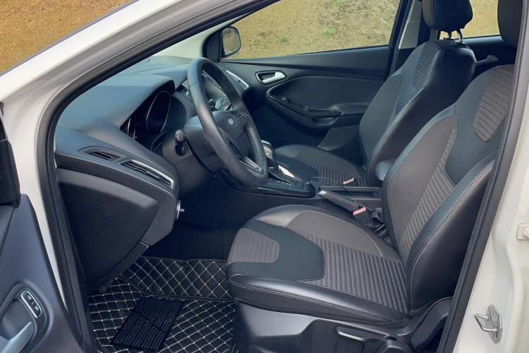 Used Ford Focus 2017 Hatchback EcoBoost 125 Automatic - Ultra-Powerful Style Edition with Smart Drive Features