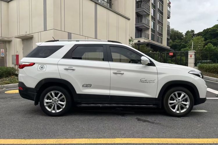 Used Dongfeng Fengon S560 2018 1.8L Manual Urban Model 7 Seats
