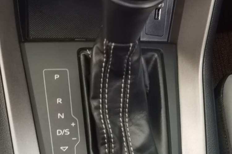 Used Audi Q3 2020 35 TFSI Fashion Dynamic Model Interior 4