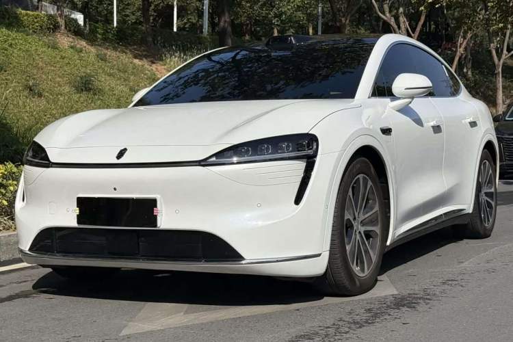 Used Hima Luxeed R7 2024 All-Electric 802 km Max