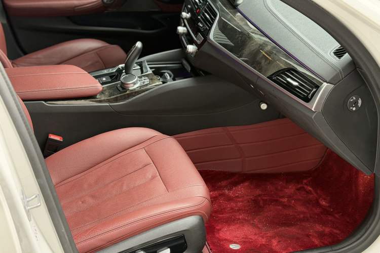 Used BMW 5 Series 2020 530Li Luxury Edition M Sport Package Interior 8