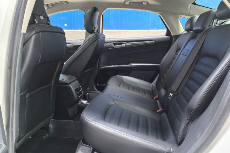 Used Ford Mondeo 2018 EcoBoost 180 Smart Control Fashion Model China V Standard Interior 3