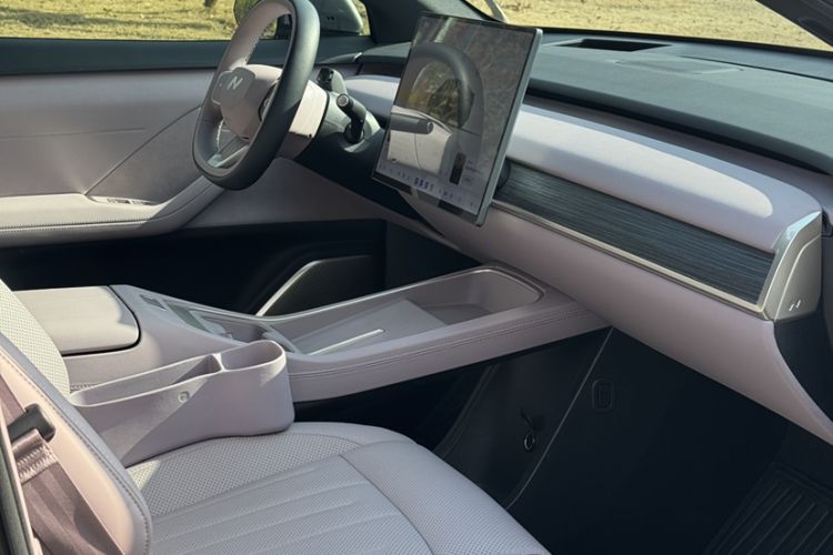 Used ONVO L60 2024 85 kWh Rear-Drive Version
