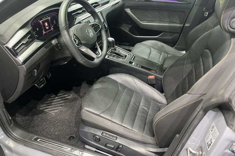 Used Volkswagen FAW-Volkswagen CC 2023 380TSI Striking Edition Interior 1