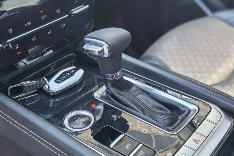 Used JETOUR X90 2019 1.6T DCT Smart Travel Version 7 Seats China VI Standard Interior 5