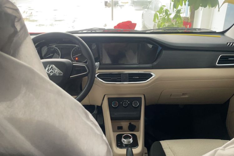 Used CHANGAN KUAYUE Xing V7 EV 2024 316 km Luxury Dual-Door Version 6 Seats Interior 3