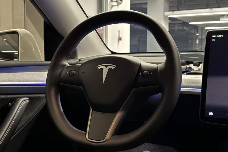 Used Tesla Model Y 2024 Rear-Wheel-Drive Version Interior 9