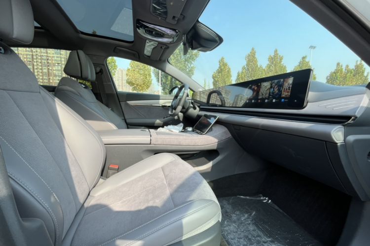 Used VOYAH PASSION 2024 PHEV Four-Wheel Drive Ultra-Long Range Flagship Model
