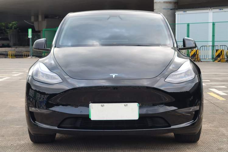 Used Tesla Model Y 2021 Long-Range All-Wheel-Drive Version 3D7 Exterior 1