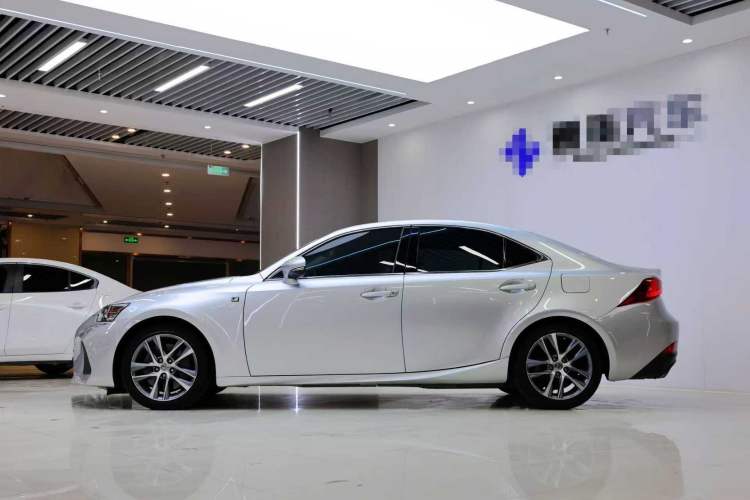 Used Lexus IS 2017 300 FENGSHANG Edition
