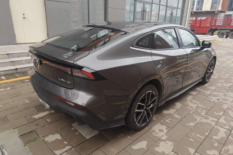 Used Changan UNI-V iDD 2024 Blue Whale Smart Electric iDD 136km Luxury Model