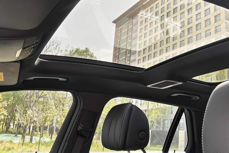 Used Mercedes-Benz GLC 2019 GLC 260 L 4MATIC Dynamic Model
