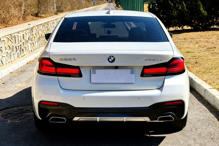 Used BMW 5 Series 2022 Second Facelift 525Li M Sport Package
