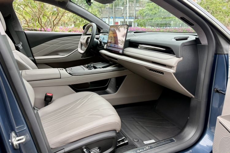 Used Geely Galaxy 8 2025 130km EM-P Starship Edition Right Front Seat