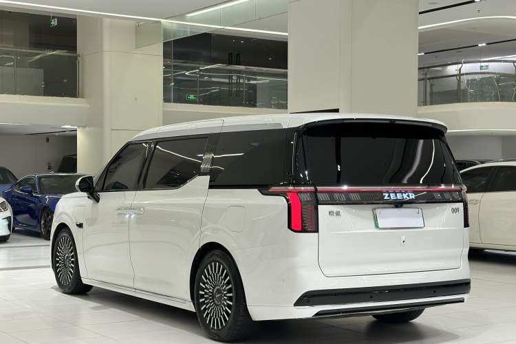 Used Zeekr 009 2024 7-Seater Walk-Through Version Four-Wheel Drive 108 kWh
