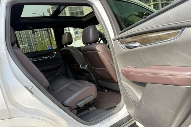 Used Cadillac XT6 2021 2.0T 7-Seater Two-Wheel-Drive Luxury Version Interior 5