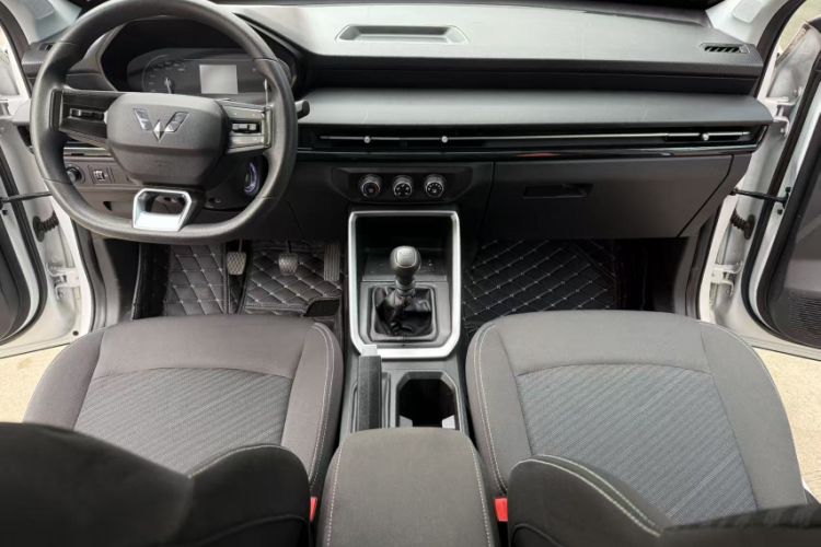 Used Wuling Alvez 2022 1.5L Manual Free-Style Model