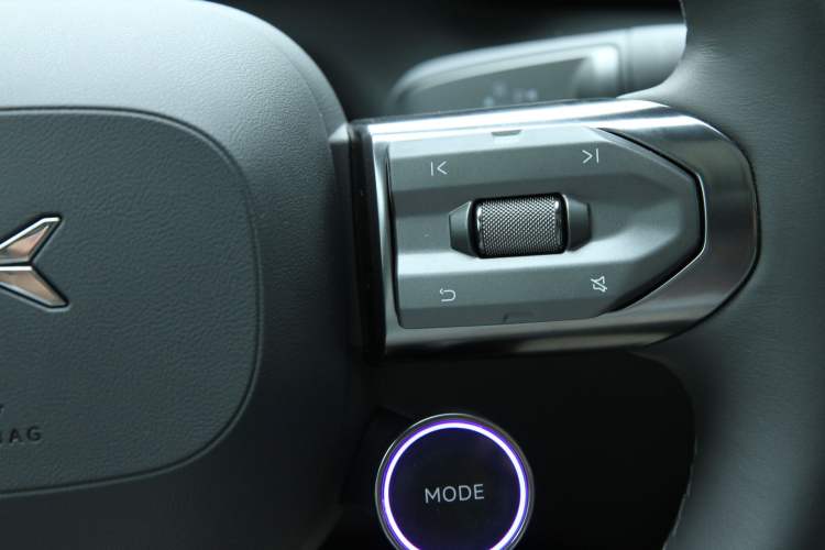 Used XPeng P7 2025 Model—750 All-Wheel-Drive High-Performance Ultra