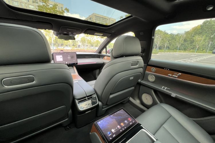 Used Hima Stelato S9 2024 All-Electric Max Rear-Drive Long-Range Version Interior 8