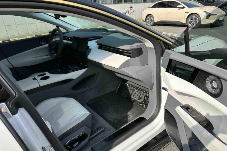 Used Lotus EMEYA 2024 EMEYA L+
