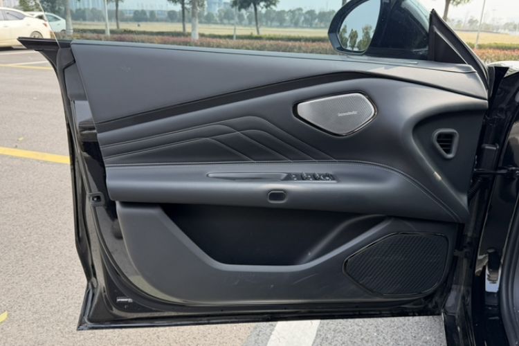 Used Lynk & Co 10 EM-P 2025 Model 120 Four-Wheel Drive Ultra Interior 9