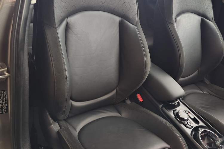 Used MINI Clubman 2016 Revised Version 2.0T COOPER S Geek Edition Right Front Seat